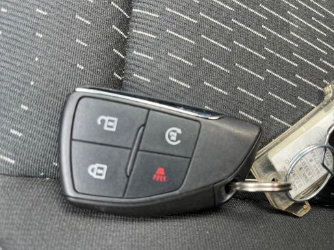 Used 2025 Chevrolet Equinox LT FWD image 24