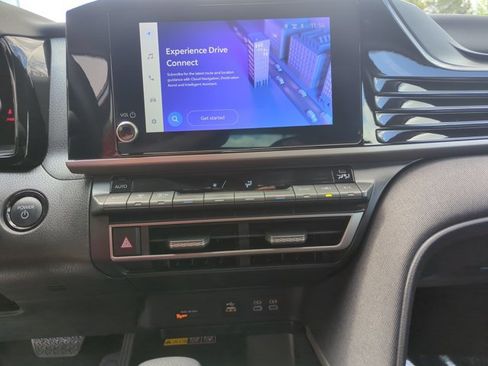 Used 2025 Toyota Camry LE image 20