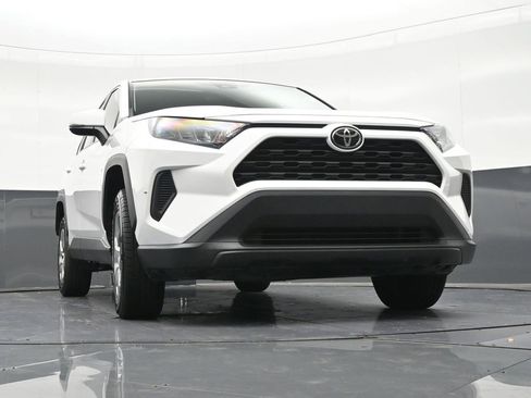 Used 2022 Toyota RAV4 LE AWD/4WD image 30