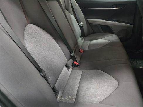 Used 2019 Toyota Camry LE image 16