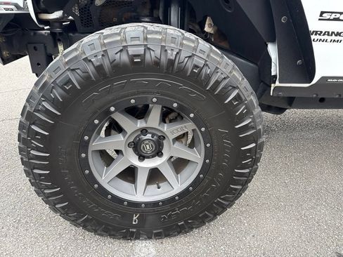 Used 2016 Jeep Wrangler Unlimited Sport w/ Dual Top Group AWD/4WD image 31