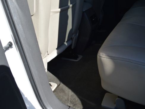 Used 2013 Ford Edge SEL image 17