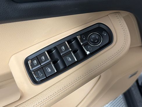 Certified 2026 Porsche Macan S AWD/4WD image 13