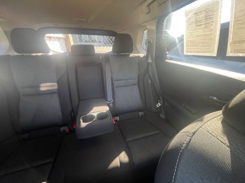 Used 2025 Nissan Rogue SV image 39