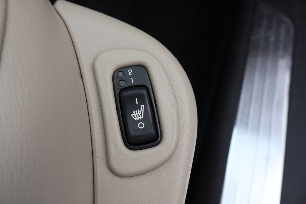Used 2006 Pontiac G6 GT FWD image 15