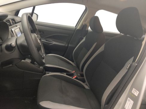 Used 2025 Nissan Versa S FWD image 17