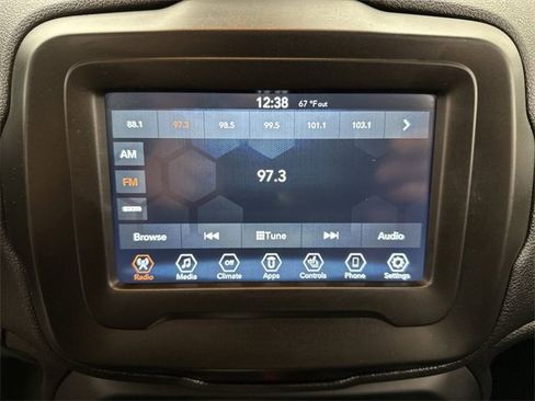 Used 2020 Jeep Renegade Latitude w/ Cold Weather Group image 16