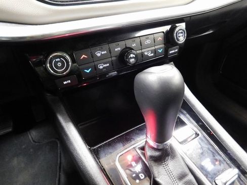 Used 2024 Jeep Compass Limited image 25