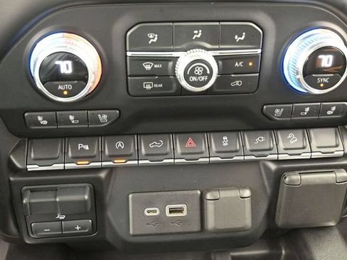 Used 2020 GMC Sierra 1500 AT4 w/ AT4 Premium Package AWD/4WD image 27