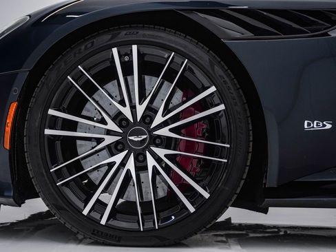 Used 2022 Aston Martin DBS Superleggera Volante RWD image 17