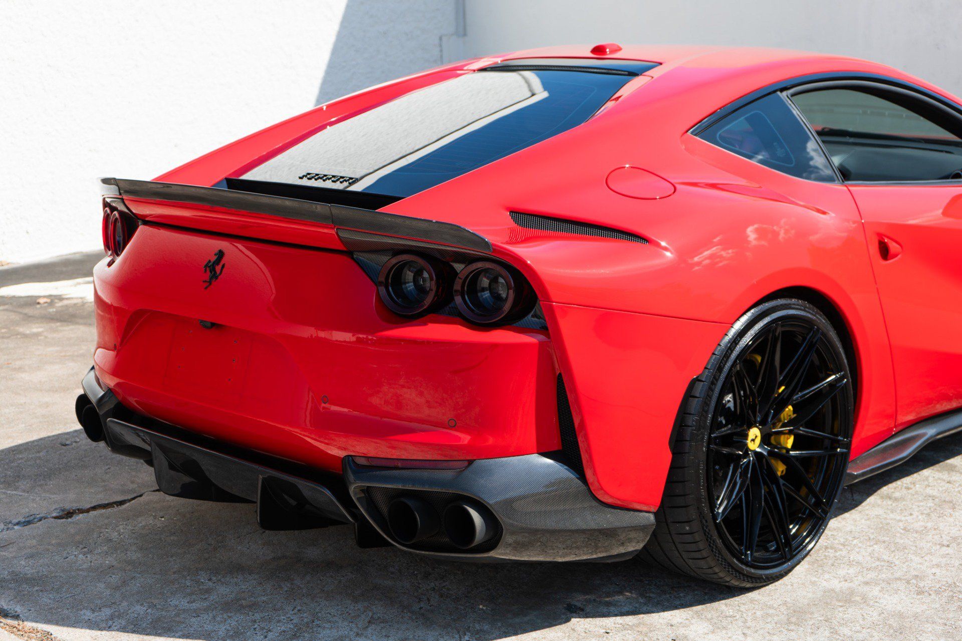Used 2019 Ferrari 812 Superfast RWD image 16