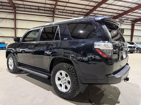 Used 2018 Toyota 4Runner SR5 AWD/4WD image 7