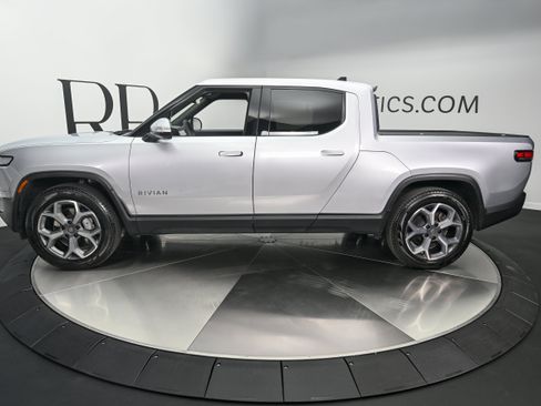 Used 2023 Rivian R1T Adventure AWD/4WD image 7