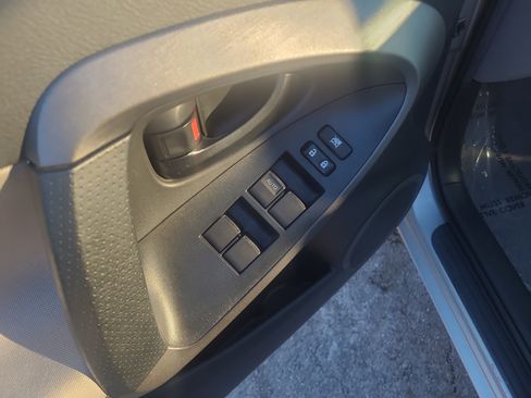 Used 2012 Toyota RAV4 4WD image 14