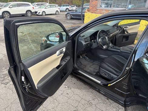 Used 2013 Lexus CT 200h image 11