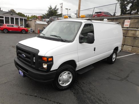 Used 2009 Ford E-350 and Econoline 350 Super Duty RWD image 4