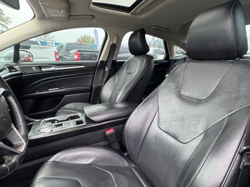 Used 2017 Ford Fusion Titanium image 12