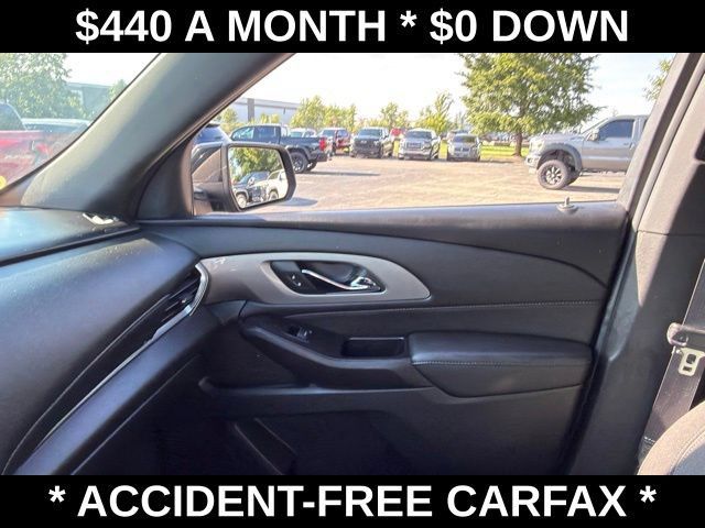 Used 2023 Chevrolet Traverse LT FWD image 32