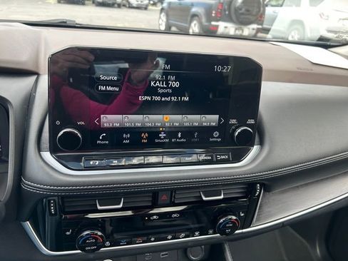 Used 2023 Nissan Rogue Platinum w/ Platinum Premium Package image 19