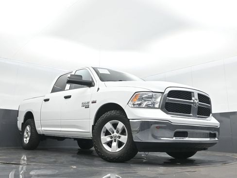 Used 2019 RAM 1500 Tradesman w/ Chrome Appearance Group RWD image 10