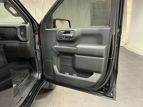 Used 2019 Chevrolet Silverado 1500 Custom w/ Trailering Package AWD/4WD image 32