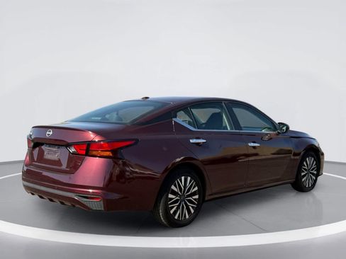 Used 2025 Nissan Altima 2.5 SV FWD image 5
