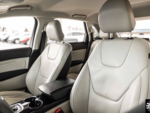 Used 2016 Ford Edge Titanium w/ Technology Package image 28