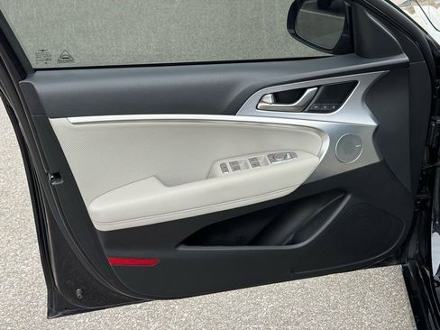 Used 2021 Genesis G70 3.3T image 26