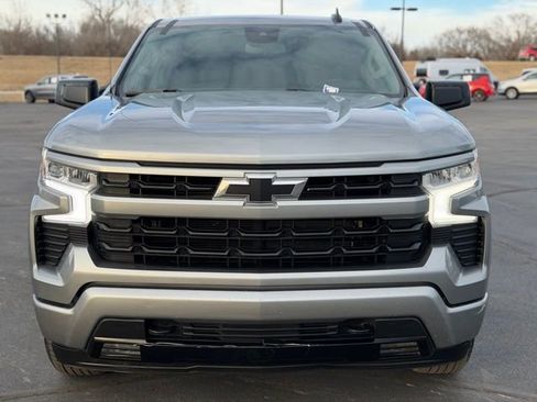Used 2023 Chevrolet Silverado 1500 RST AWD/4WD image 2