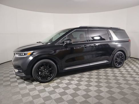 Used 2024 Kia Carnival SX image 8