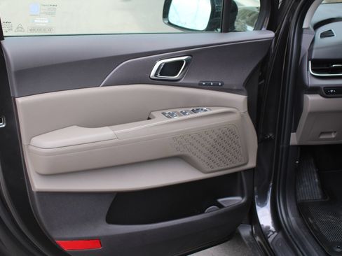 New 2026 Kia Carnival EX FWD image 24