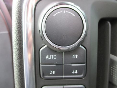 Used 2019 Chevrolet Silverado 1500 High Country w/ High Country Premium Package image 17