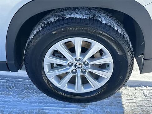 Used 2024 Toyota Grand Highlander XLE image 5