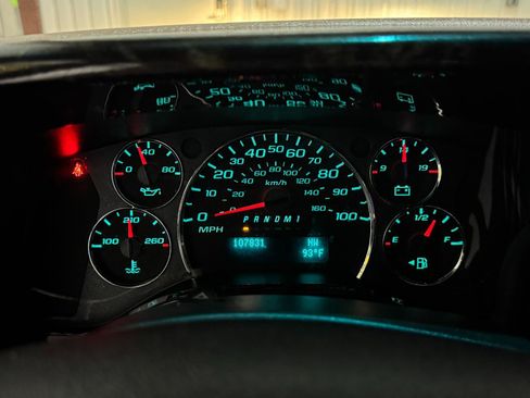 Used 2016 Chevrolet Express 2500 RWD image 33