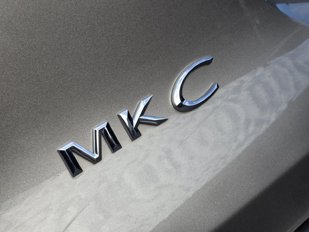 Used 2018 Lincoln MKC Reserve FWD image 12