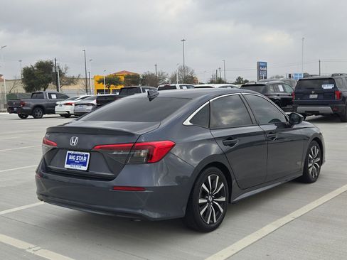 Used 2023 Honda Civic EX image 3