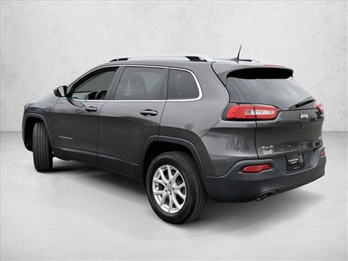 Used 2017 Jeep Cherokee Latitude w/ Cold Weather Group image 7