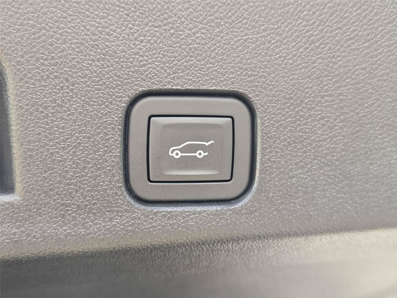 Used 2025 GMC Acadia Denali w/ LPO, Floor Liner Package AWD/4WD image 31
