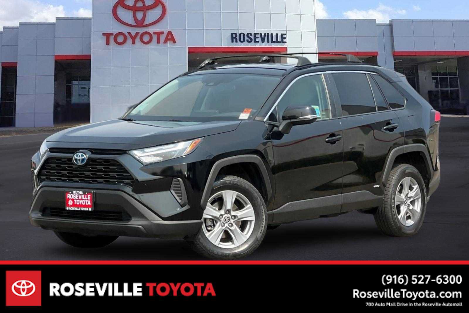 Used 2022 Toyota RAV4 XLE w/ XLE Grade Weather Package AWD/4WD image 1