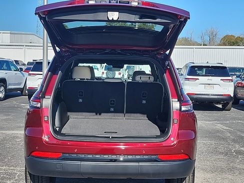 New 2025 Jeep Grand Cherokee Limited w/ Black Appearance Package image 18