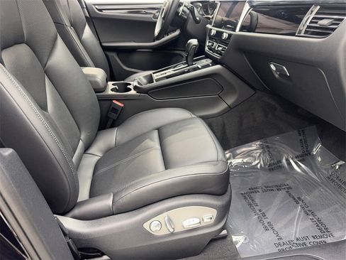 Used 2023 Porsche Macan image 42