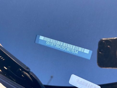 Used 2025 Nissan Rogue SV image 30