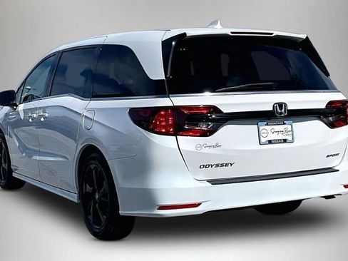 Used 2024 Honda Odyssey Sport image 4