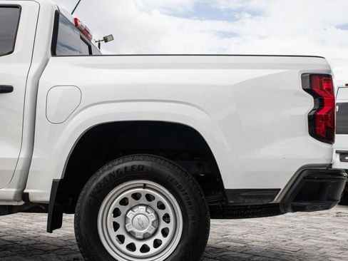 Used 2025 Chevrolet Colorado W/T RWD image 16