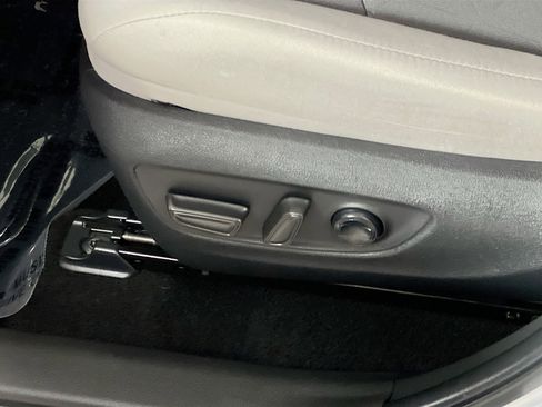 Used 2025 Toyota RAV4 XLE w/ Convenience Package FWD image 16