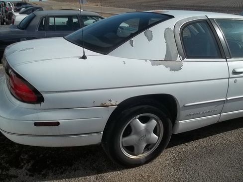 Used 1999 Chevrolet Monte Carlo LS w/ Preferred Equipment Group 1 image 4