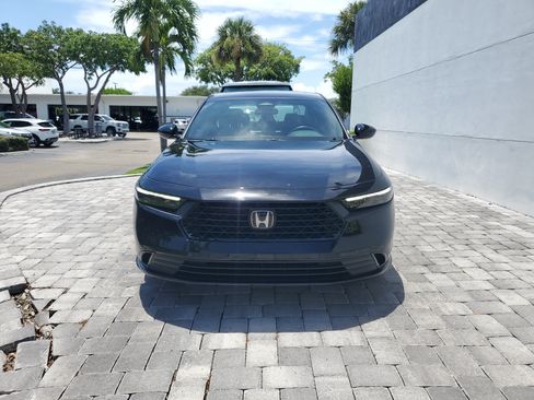 Used 2025 Honda Accord Sport image 2
