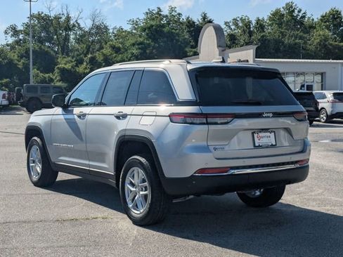 New 2026 Jeep Grand Cherokee Laredo RWD image 5