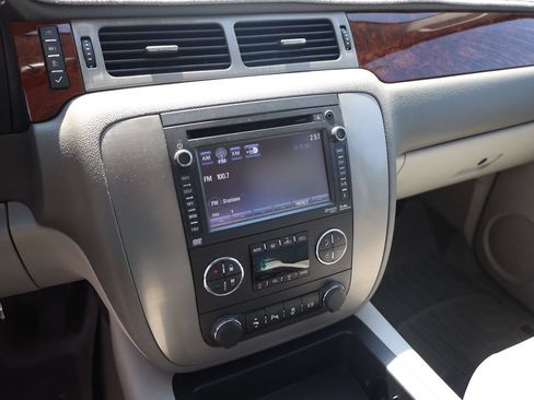 Used 2014 GMC Sierra 2500 SLT w/ SLT Convenience Package AWD/4WD image 15