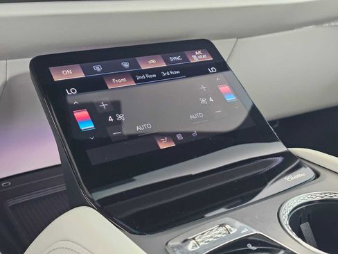New 2026 Cadillac Vistiq Luxury AWD/4WD image 29